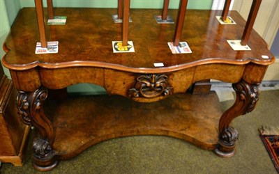 Lot 1372 - A walnut dressing table