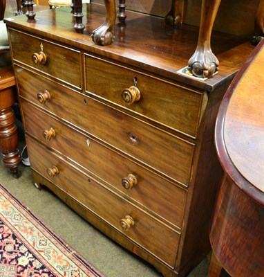 Lot 1402 - A George III mahogany four height chest of drawers