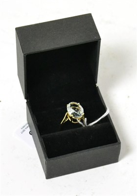 Lot 408 - A 9ct gold aquamarine ring, finger size S