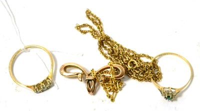 Lot 420 - 9ct gold figaro link bracelet, a Prince of Wales chain, two rings and a brooch