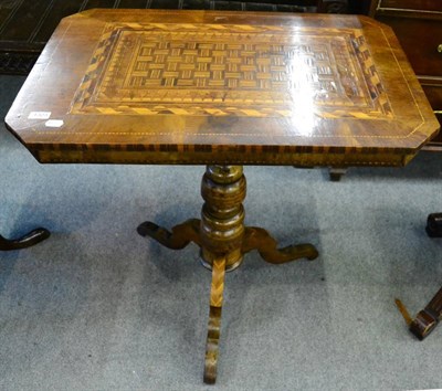 Lot 1323 - A Sorrento tripod occasional table