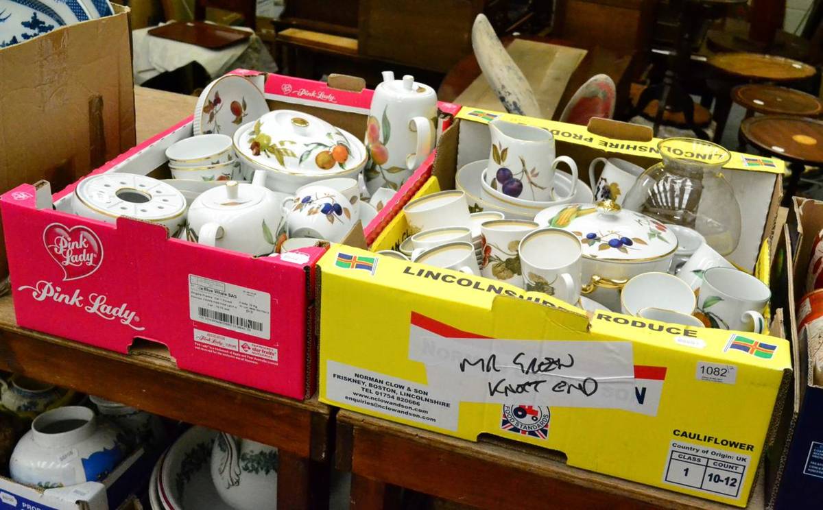 Lot 1082 - A part Royal Worcester Evesham pattern dinner service and a part Susie Cooper Nasturtium...