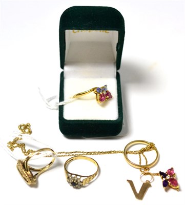 Lot 98 - A 9ct gold band ring, opal ring, a cluster ring, a 9ct gold 'V' pendant, a gem set butterfly...