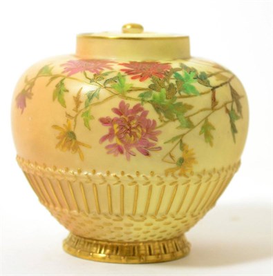 Lot 255 - A Royal Worcester blush ivory vase and cover, pattern 1286