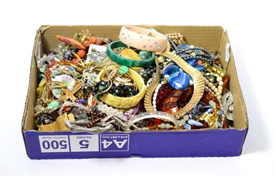 Lot 296 - A quantity of vintage and modern costume jewellery including brooches, bangles, necklaces,...