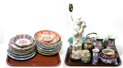 Lot 307 - Two trays of 19th and 20th century Chinese ceramics