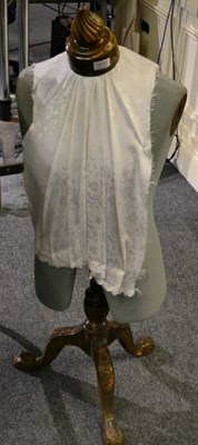 Lot 1030 - An early 20th century shop mannequin