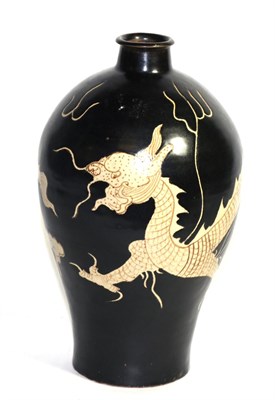 Lot 38 - Meiping shaped vase, dragon decoration