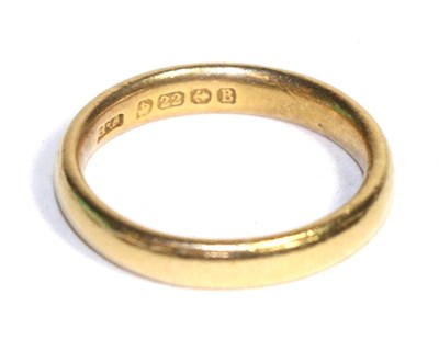 Lot 59 - A 22 carat gold band ring