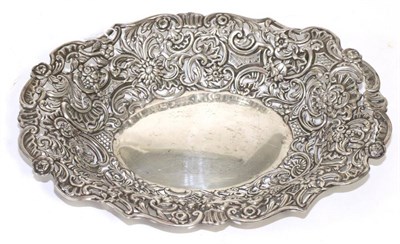 Lot 208 - A late Victorian pierced oval silver dish, London 1891, 25.5cm wide, 8.2ozt