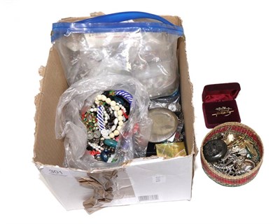 Lot 301 - A collection of assorted costume jewellery including gold and silver etc