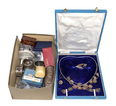 Lot 389 - A box of small silver and costume jewellery