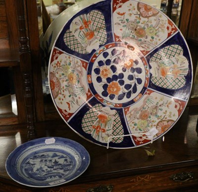 Lot 412 - A Japanese Imari charger and a Chinese export plate