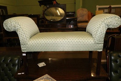 Lot 670 - An upholstered window seat