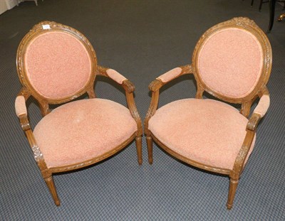 Lot 733 - A pair of reproduction fauteilles