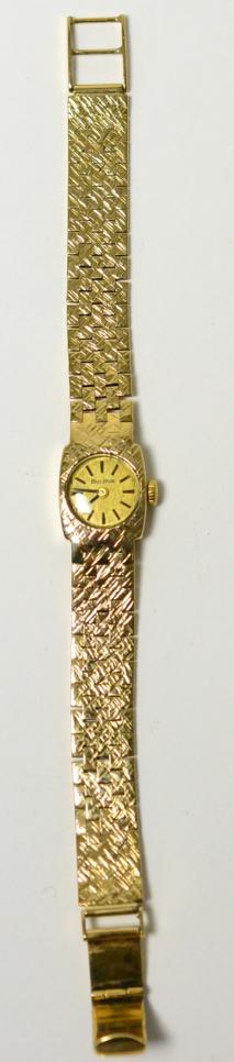 Lot 63 - A lady's 9ct gold Wristwatch, signed Bulova