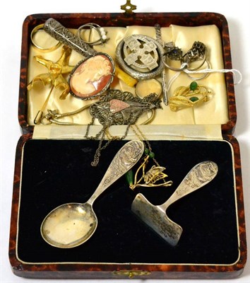 Lot 297 - A group of costume jewellery including Scottish brooches, three silver dress rings, cameo...