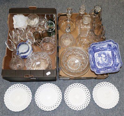 Lot 1055 - A group of miscellaneous including Dartington champagnes, blue and white Old Willow wares,...