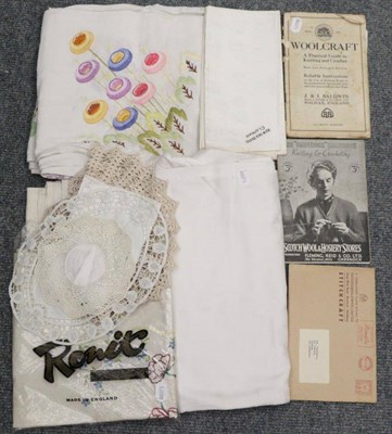 Lot 1061 - A quantity of damask, embroidered linen etc