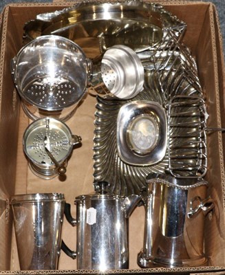 Lot 1118 - Assorted EPNS and silver plated wares including. cocktail shaker, ice bucket, wine cooler etc (10)