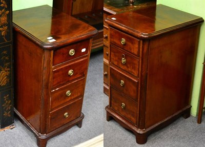 Lot 1246 - A pair of bedside chests