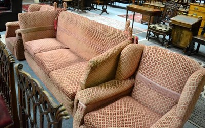 Lot 1302 - A Parker Knoll style three piece suite