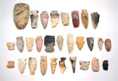 Lot 21 - A collection of ancient American First Nations Neolithic carved stone arrowheads and...