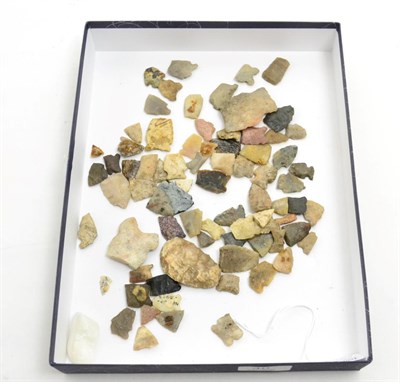 Lot 40 - A collection of Canadian Neolithic 'Saskatchewan' flint arrowheads and tools in one box