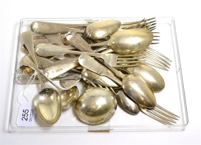 Lot 255 - Assorted items of silver cutlery