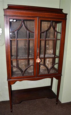 Lot 529 - Edwardian inlaid mahogany display cabinet