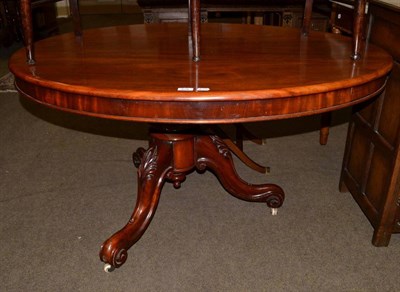 Lot 578 - A Victorian mahogany loo table