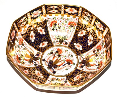 Lot 30 - A Royal Crown Derby Imari pattern bowl, numbered 5299