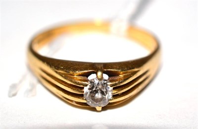 Lot 103 - An 18ct gold single stone diamond ring