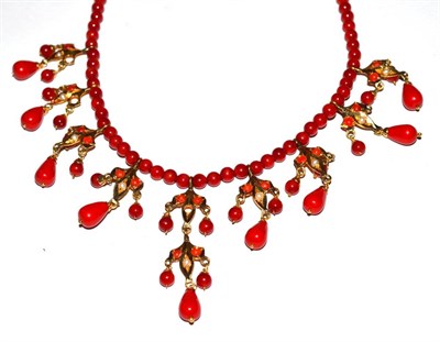 Lot 124 - A red coral necklace