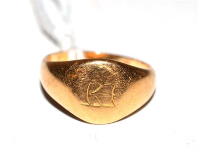 Lot 286 - An 18ct gold signet ring