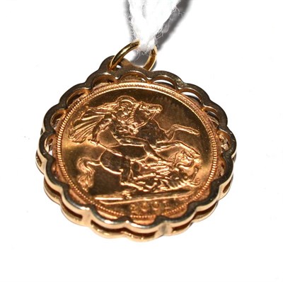 Lot 516 - A 2001 mounted gold sovereign