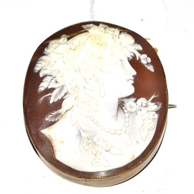 Lot 520 - A 19th century cameo of classical head in a gold mount