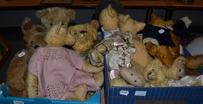 Lot 1034 - Assorted modern collectors teddy bears including mainly HM Bears Classic Reproduction...