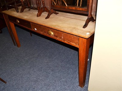 Lot 1088 - A country pine kitchen table