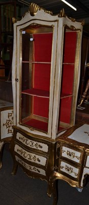 Lot 1266 - Reproduction painted and parcel gilt display cabinet, in the French taste