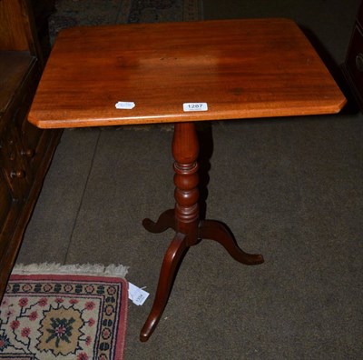 Lot 1287 - A 19th century mahogany tilt-top tripod table