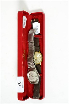 Lot 76 - An Omega Geneve gents wristwatch together with a Seiko calendar centre seconds wristwatch (2)
