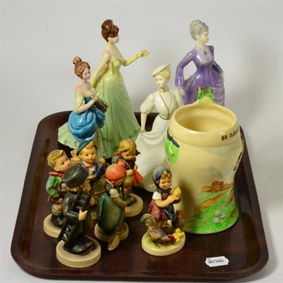 Lot 171 - A group of twelve Royal Albert Beatrix Potter figures, boxed
