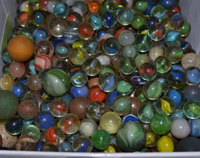 Lot 236 - A quantity of marbles