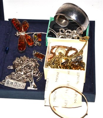 Lot 290 - 9ct gold and gem set ring, 9ct gold miniature globe and assorted silver 3d coins