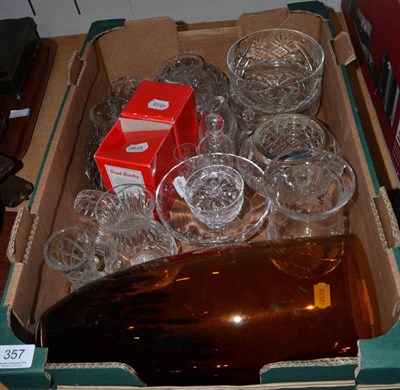 Lot 357 - A large quantity of glass including art glass vase etc (qty)