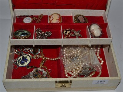 Lot 388 - A jewellery box and contents, including cameos, costume jewellery silver rings etc (qty)