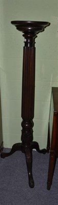 Lot 437 - Mahogany torchere on cabriole legs