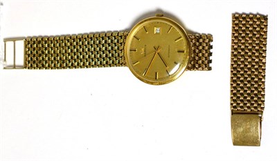 Lot 30 - A 9ct gold automatic calendar wristwatch, signed Marvin