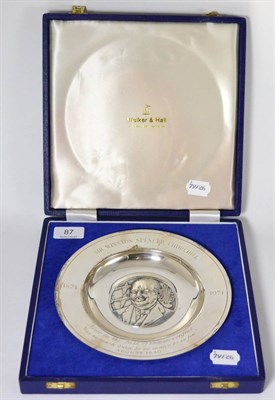 Lot 87 - Sir Winston Spencer Churchill limited edition 64/400 commemorative silver dish in fitted case